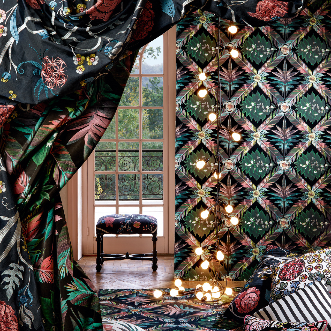 Raumtapeterie 2022 News:Utopia von Christian Lacroix fantasievolle Tapete, exklusive Tapeten