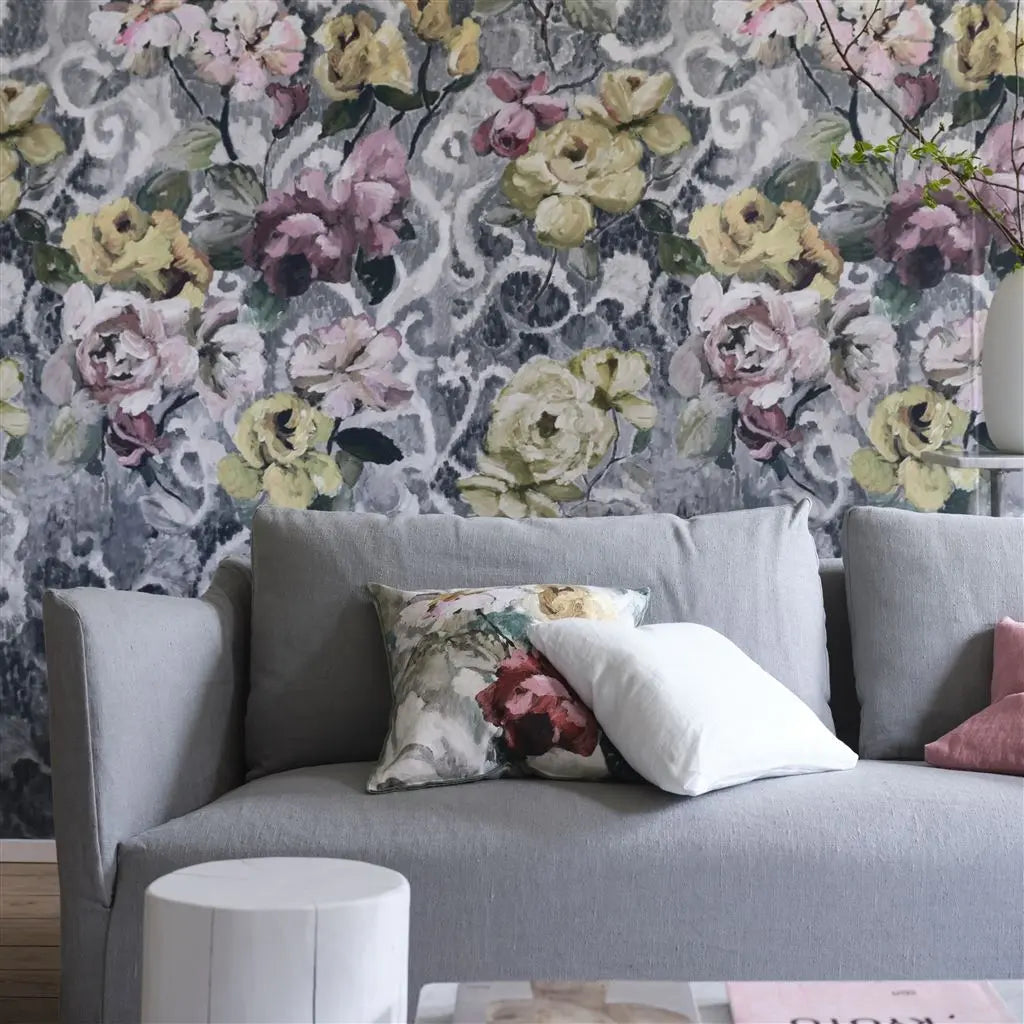 Florale Wandbild- Tapete von Designers Guild: Tapestry Flower Platinum Designers Guild