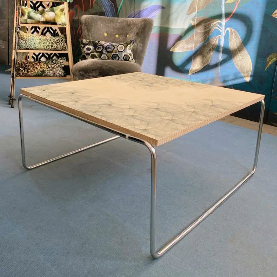 Grafik YAGEMEDIA Wohnzimmertisch „BLÜTE“ die Raumtapeterie