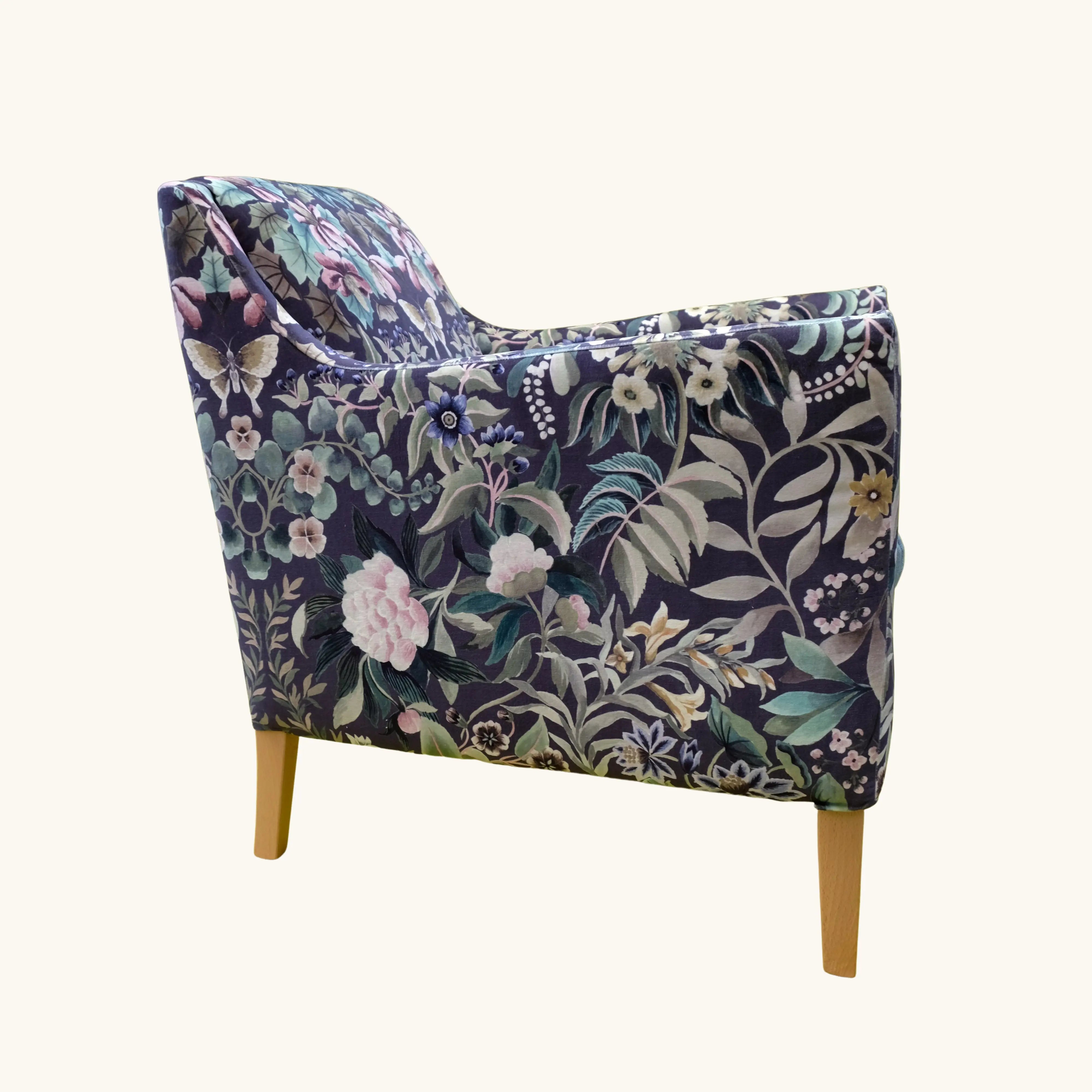 Kleiner, bequemer und gutaussehender Sessel »Milan« von Designers Guild Raumtapeterie