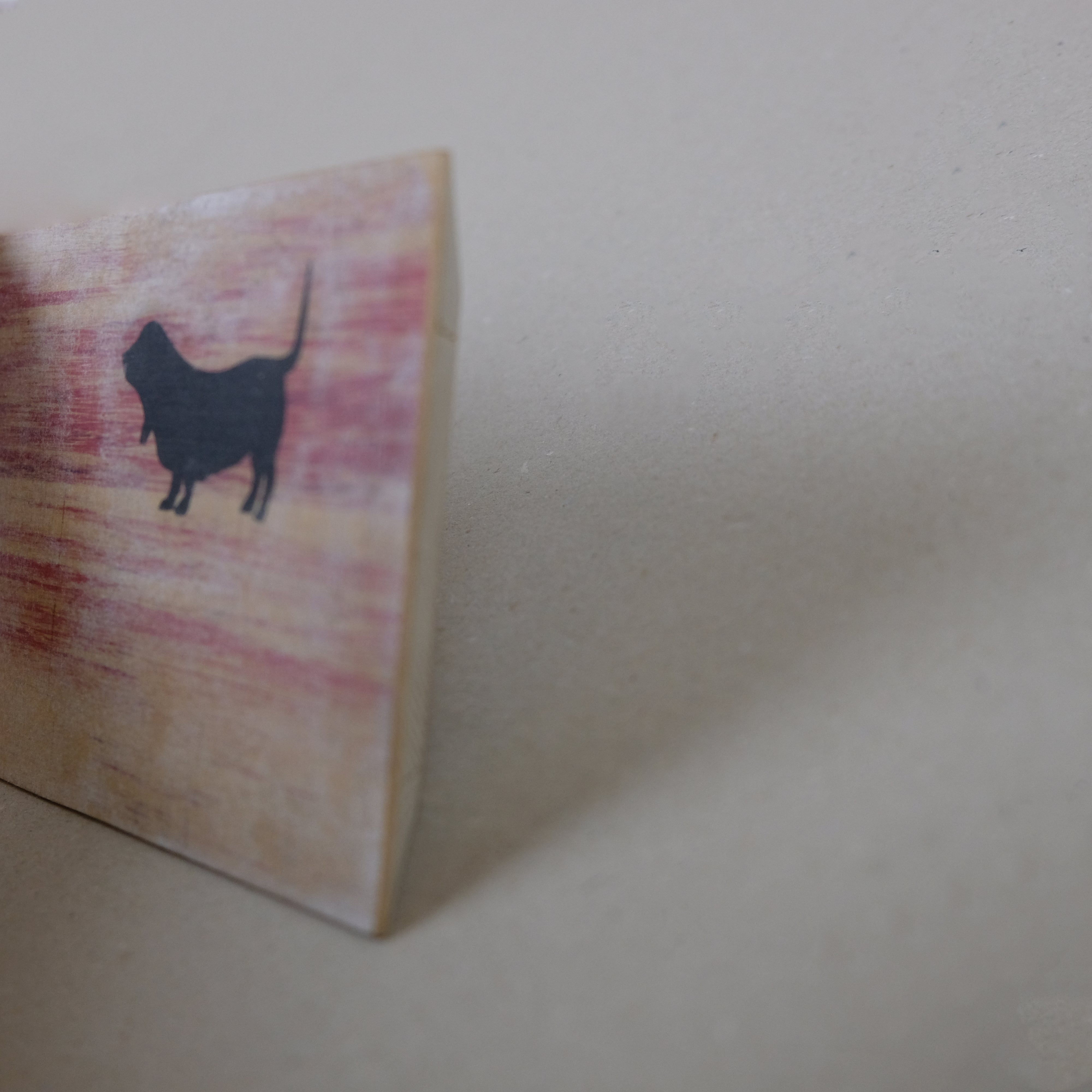 YAGEMEDIA Grafik „Dogs“ – Dackel-Porträt auf Birke - Raumtapeterie