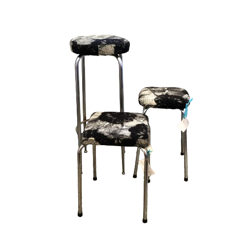 Dreierclique_Hocker_Fanny Aronsen_YAGEMEDIATEC - Raumtapeterie