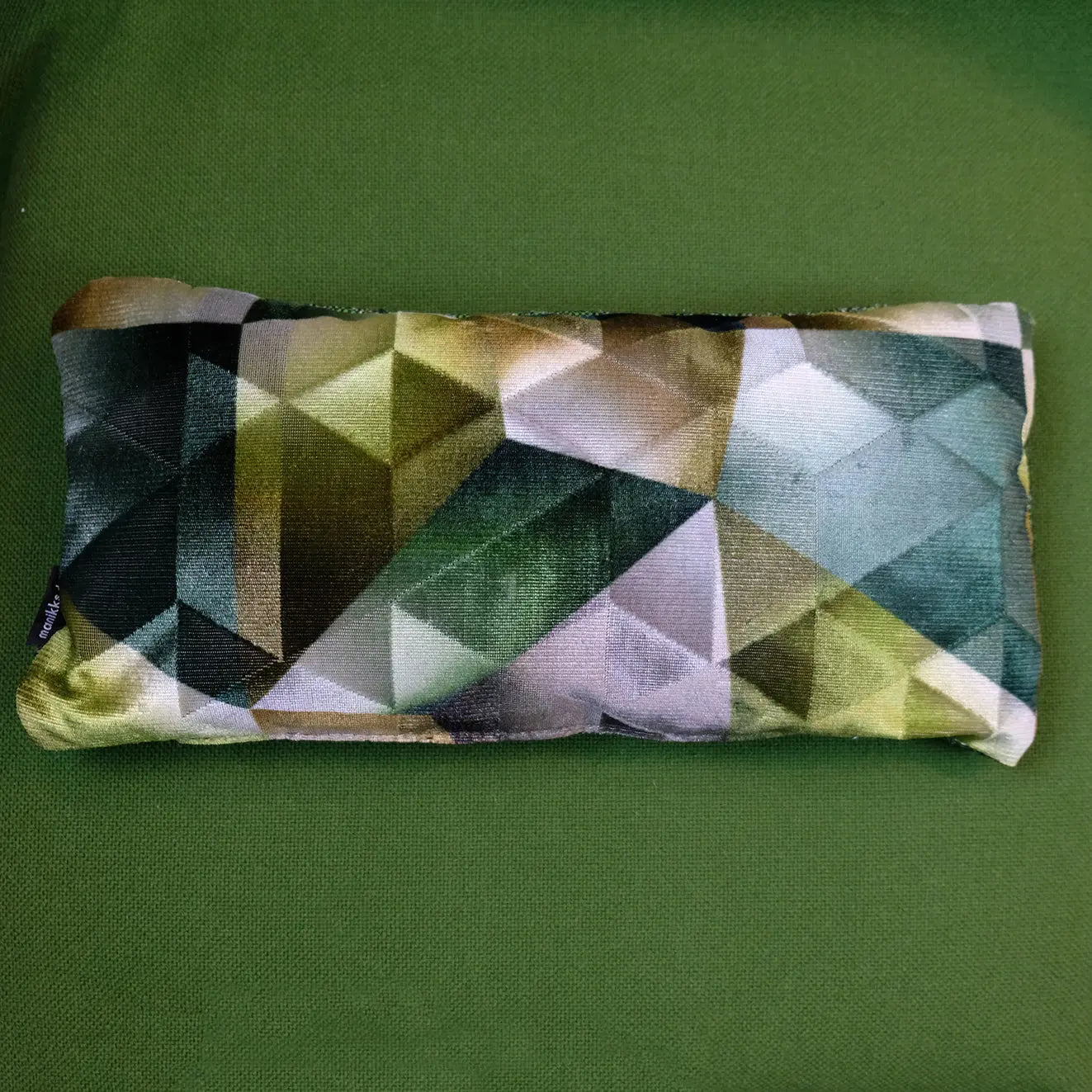 Studio Manikks - Kissen „Phipps2” die Raumtapeterie