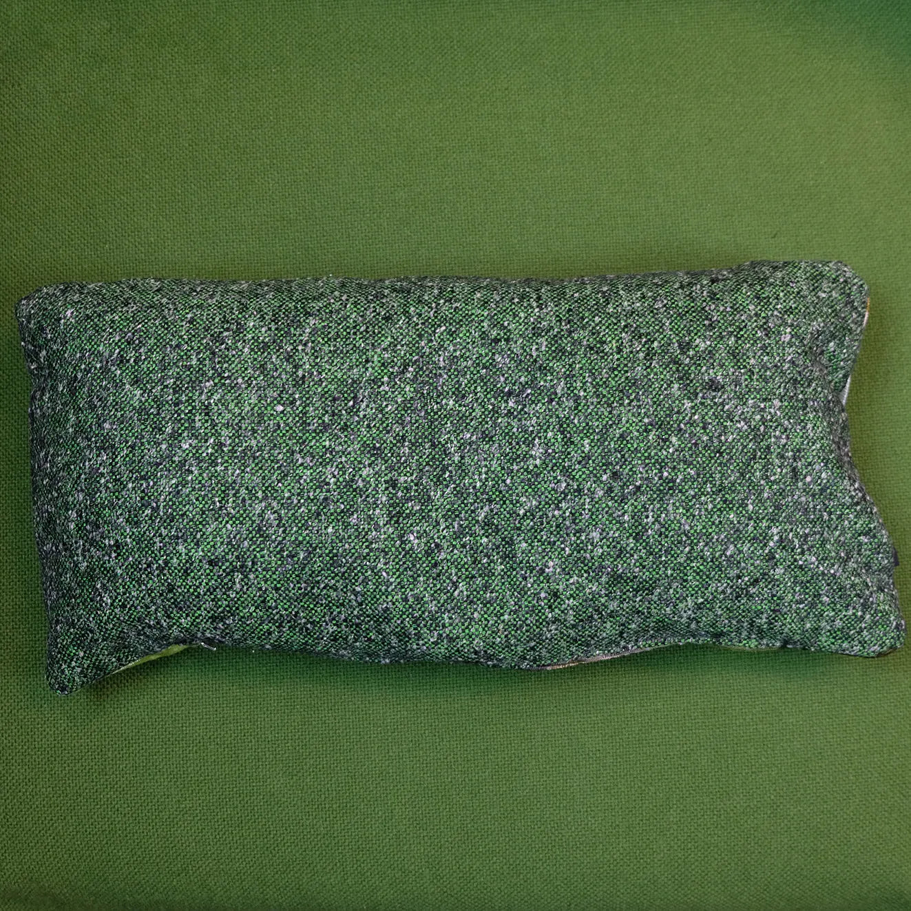 Studio Manikks - Kissen „Phipps2” die Raumtapeterie