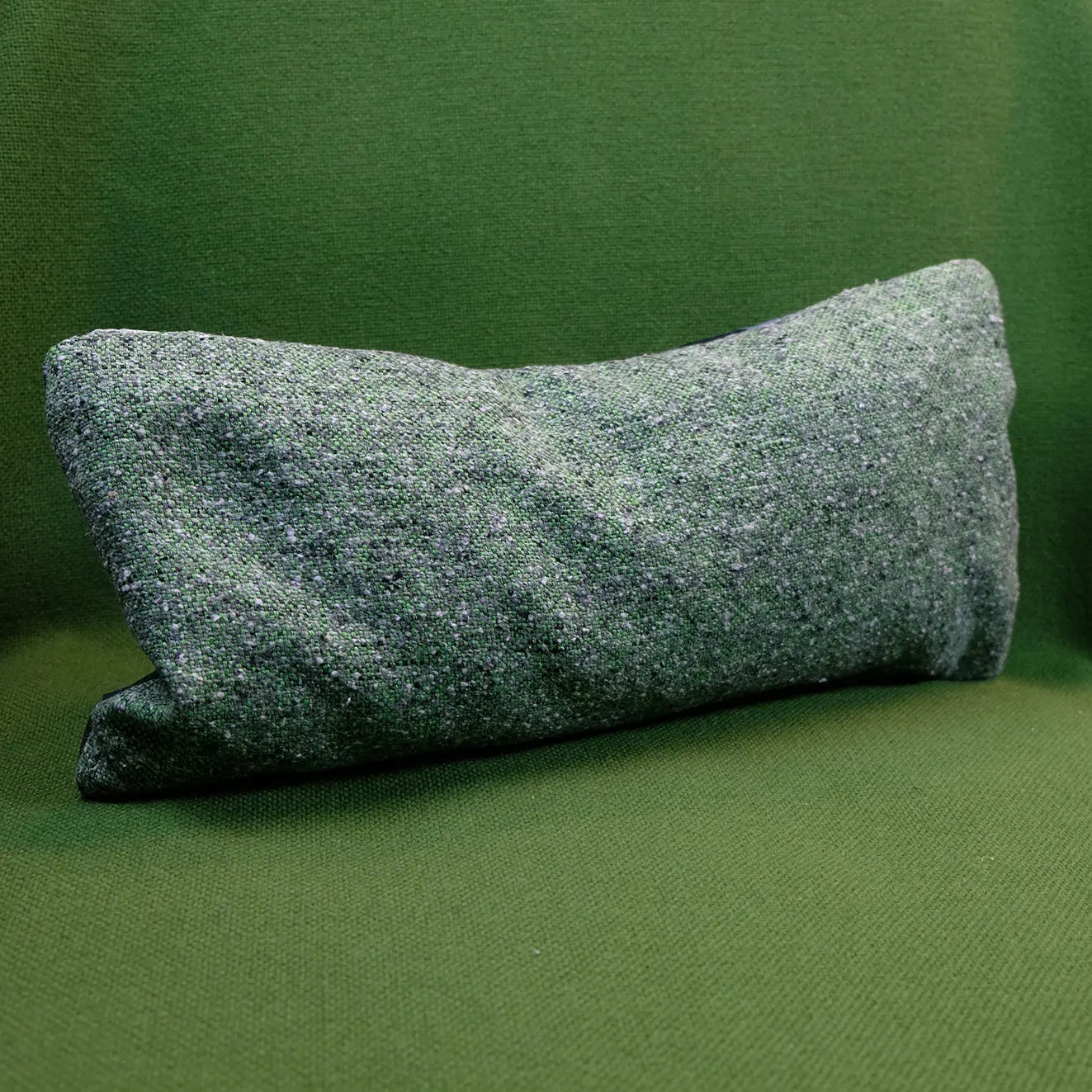 Studio Manikks - Kissen mit veganer Dinkelspelz-Füllung die Raumtapeterie