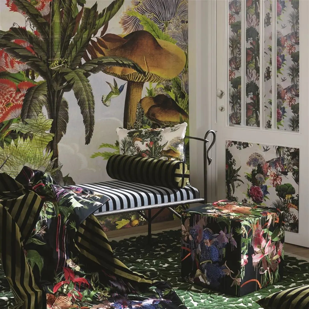 Tapete von Christian Lacroix: Jardin Des Reves Prisme Designers Guild