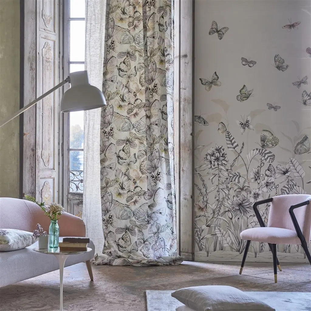 Tapeten von Designers Guild: Papillons Birch Designers Guild