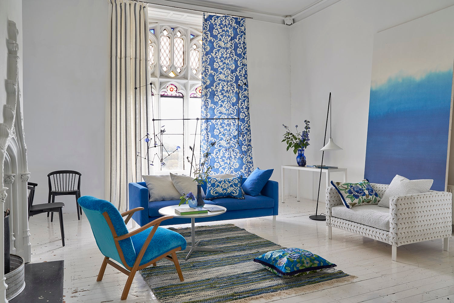 Wohnen in Blauer Ästhetik: Wie die Farbe Blau unser Zuhause verzaubert
