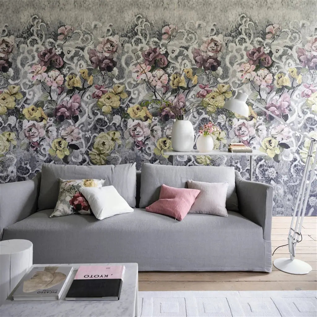 Florale Wandbild- Tapete von Designers Guild: Tapestry Flower Platinum Designers Guild