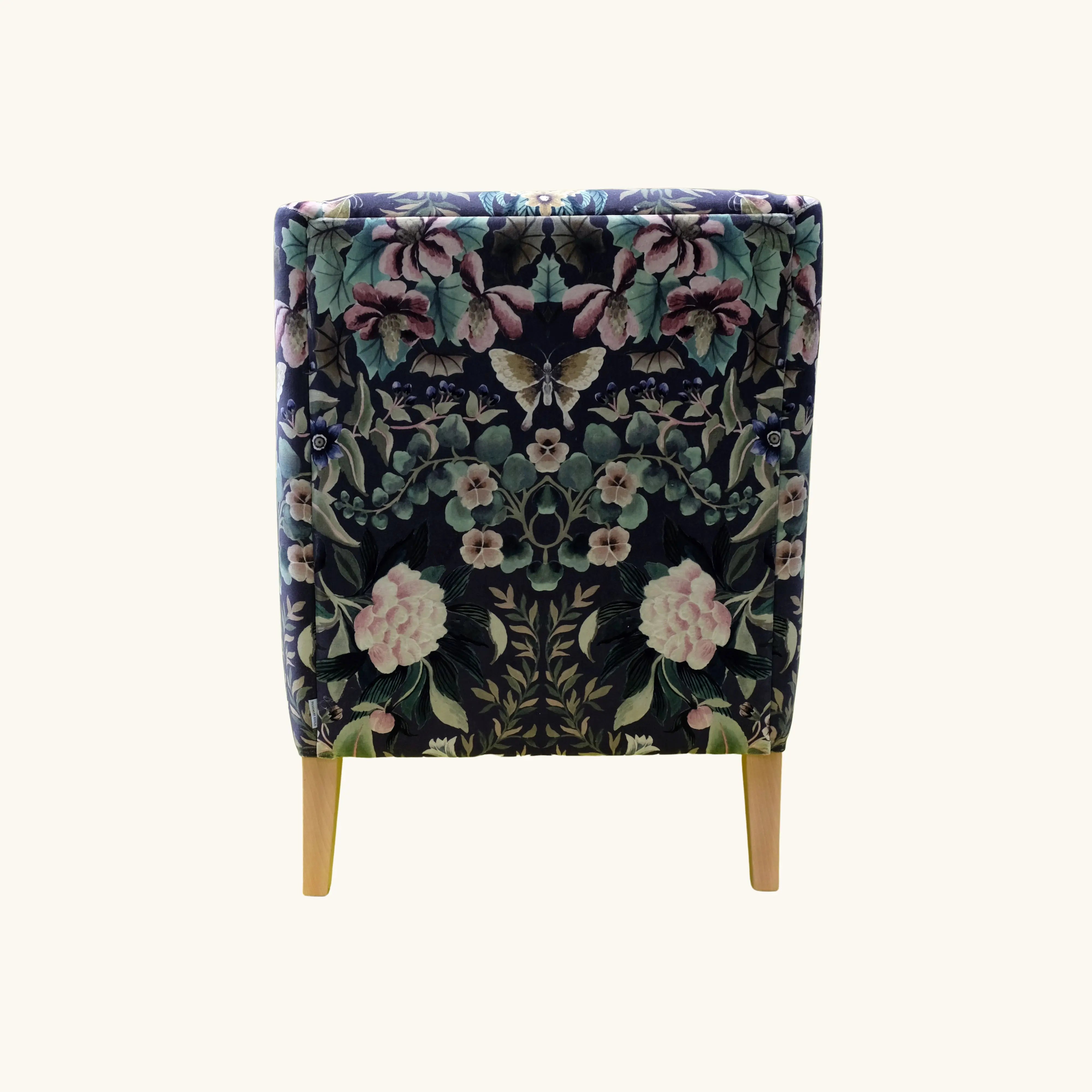 Kleiner, bequemer und gutaussehender Sessel »Milan« von Designers Guild Raumtapeterie