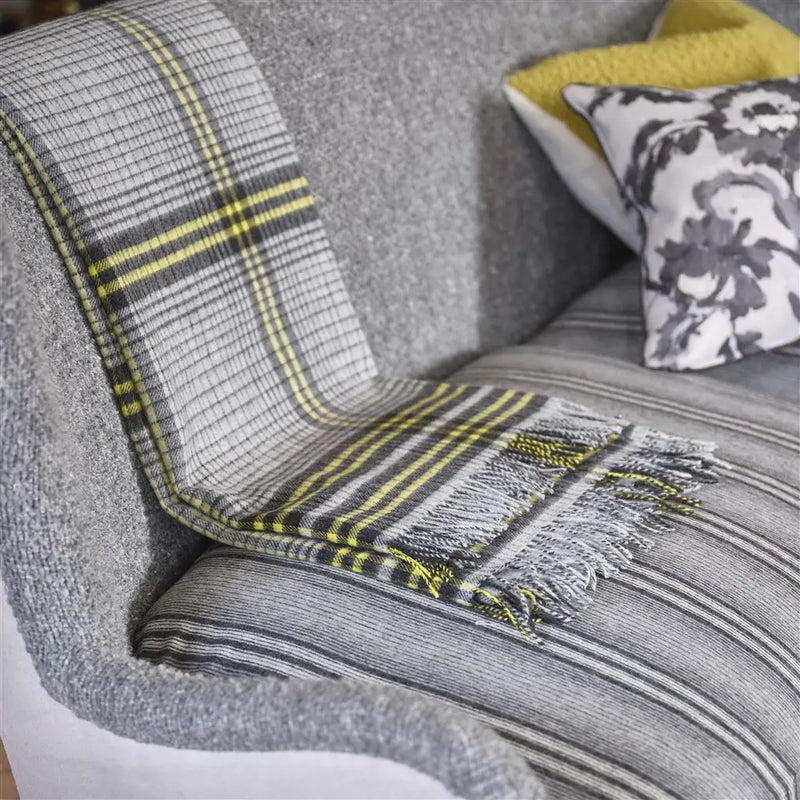 Sofadecke von Designers Guild: Delamere Graphite Designers Guild