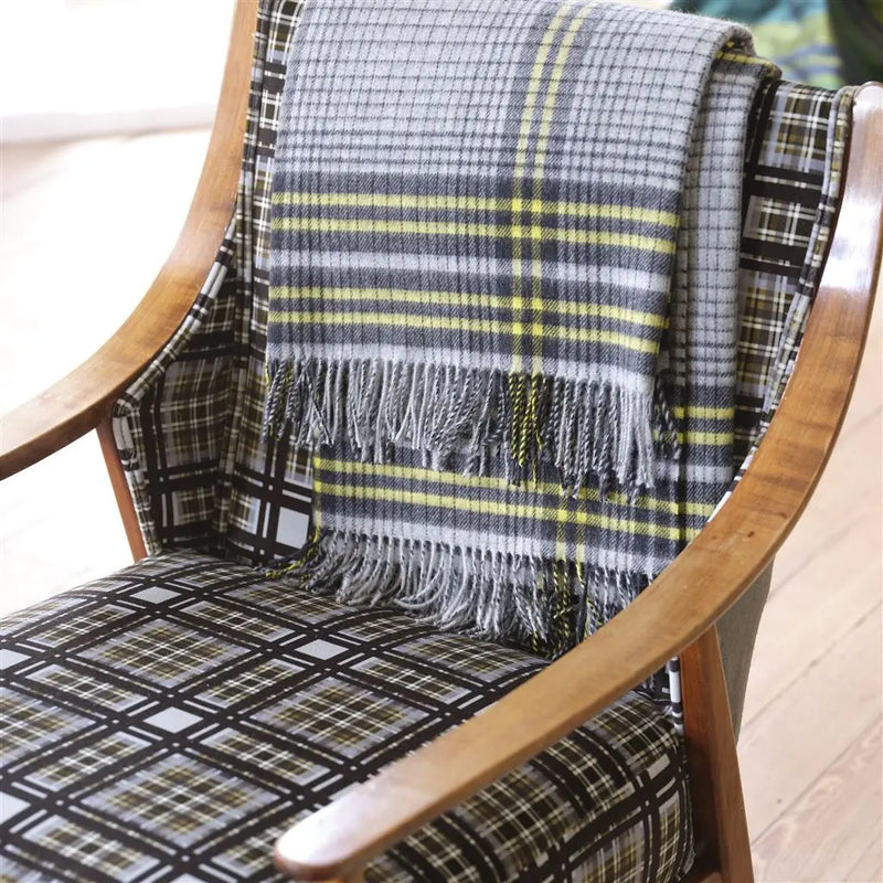 Sofadecke von Designers Guild: Delamere Graphite Designers Guild