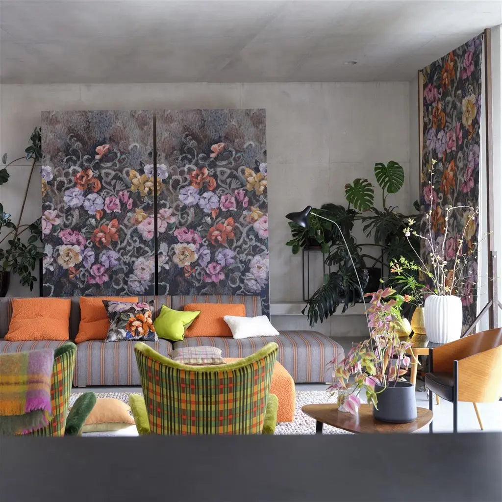 Wandbild - Tapete von Designers Guild: Tapestry Flower Damson Designers Guild