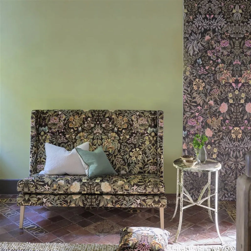 Wandbild- Tapete von Designers Guild:  Ikebana Grande Chocolate Designers Guild