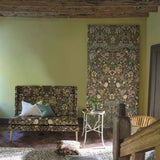 Wandbild- Tapete von Designers Guild:  Ikebana Grande Chocolate Designers Guild