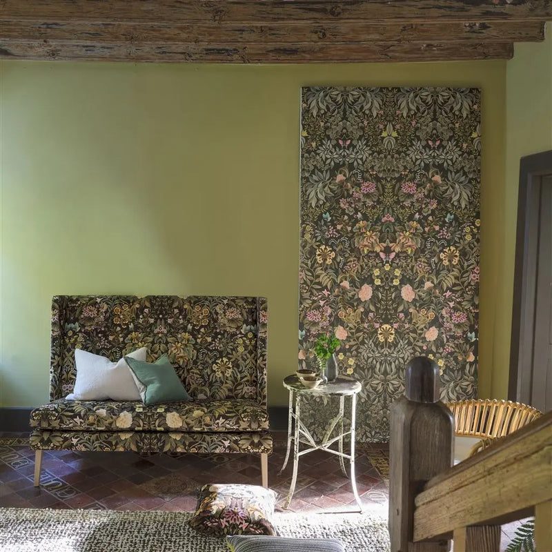 Wandbild- Tapete von Designers Guild:  Ikebana Grande Chocolate Designers Guild