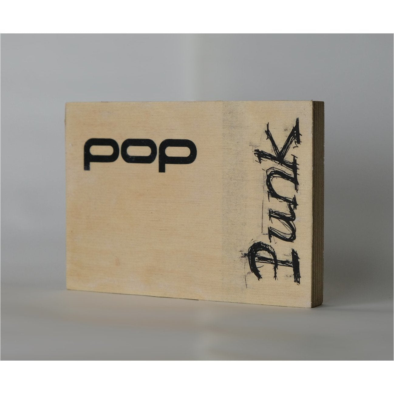 YAGEMEDIA Pop vs. Punk – Typografie als Kunstobjekt