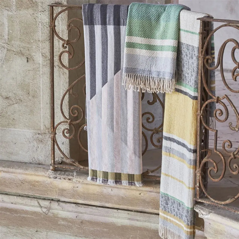 Designers Guild Arlecchino Dove Decke Designers Guild